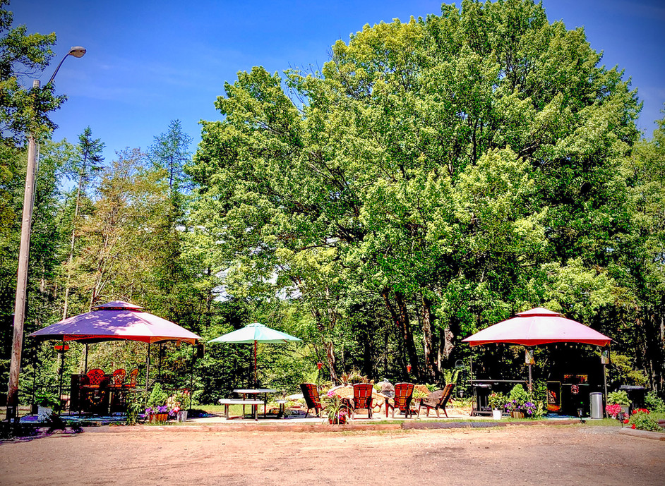 The Bear's Den Adirondacks Lodge Caroga Lake, NY
