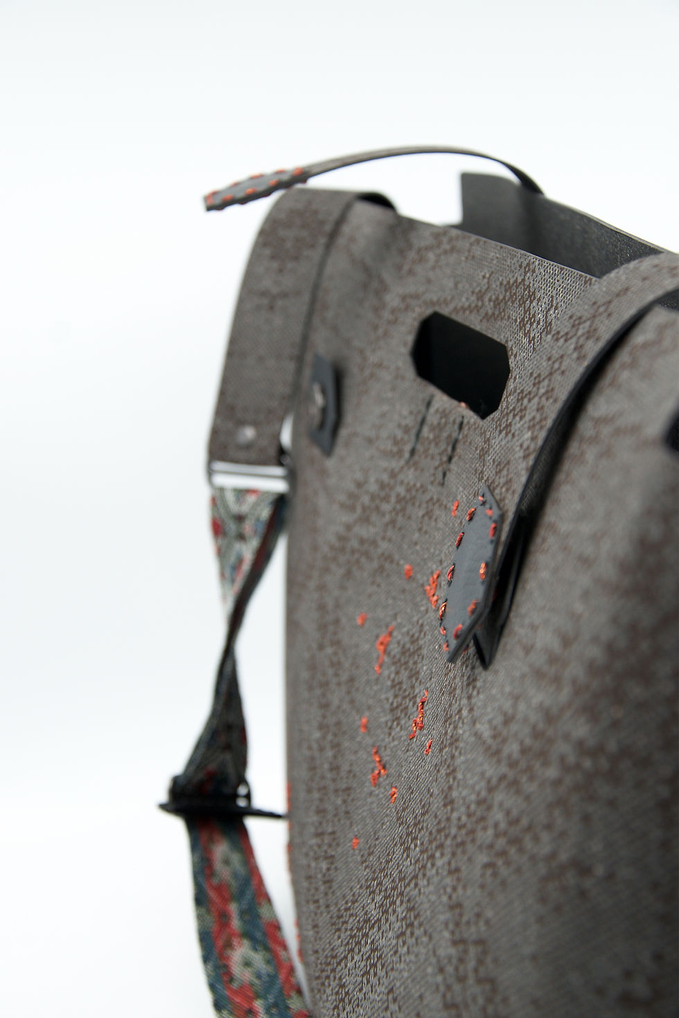 Miniaturbild: Combbags - Tasche - Umhängetasche - Laptop Tasche - recyceltes Leder