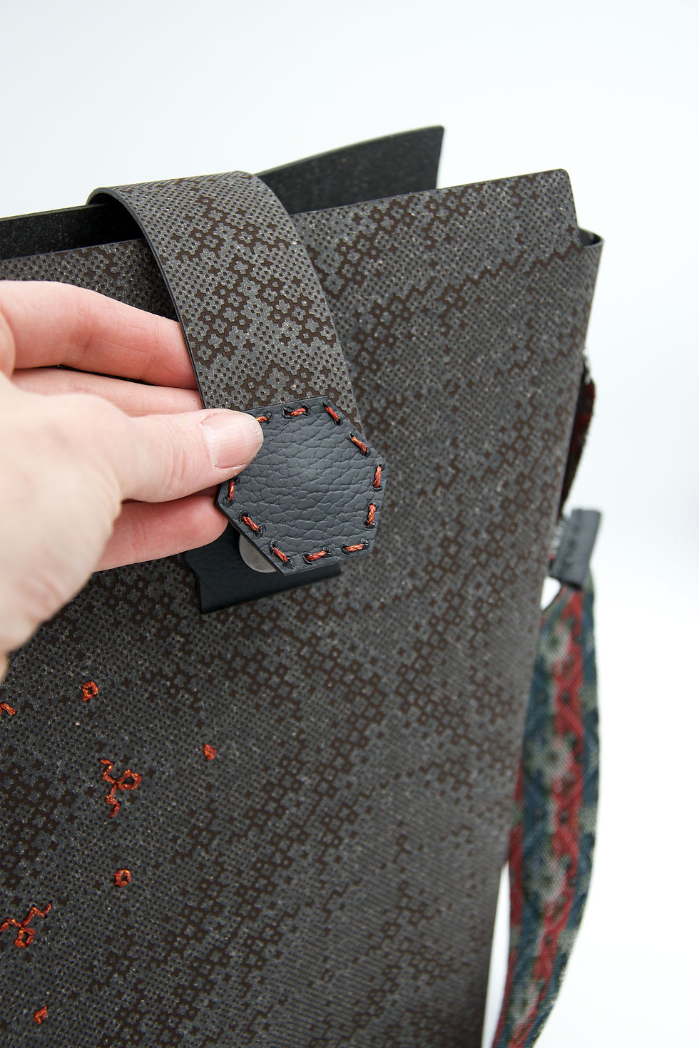 Miniaturbild: Combbags - Tasche - Umhängetasche - Laptop Tasche - recyceltes Leder