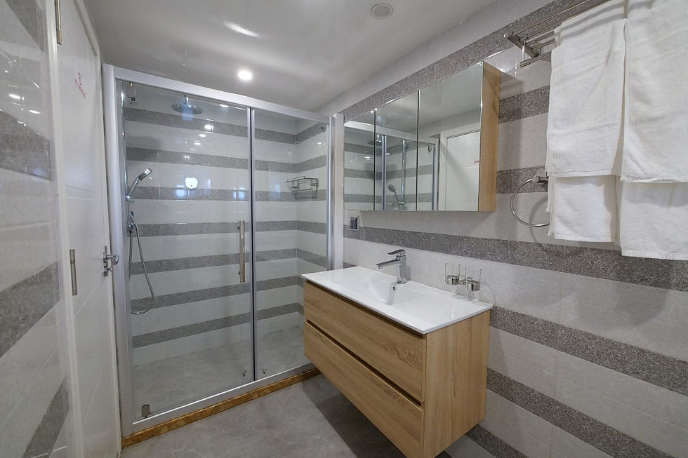 Explorer-lower-deck-standard-WC©A.Schumacher
