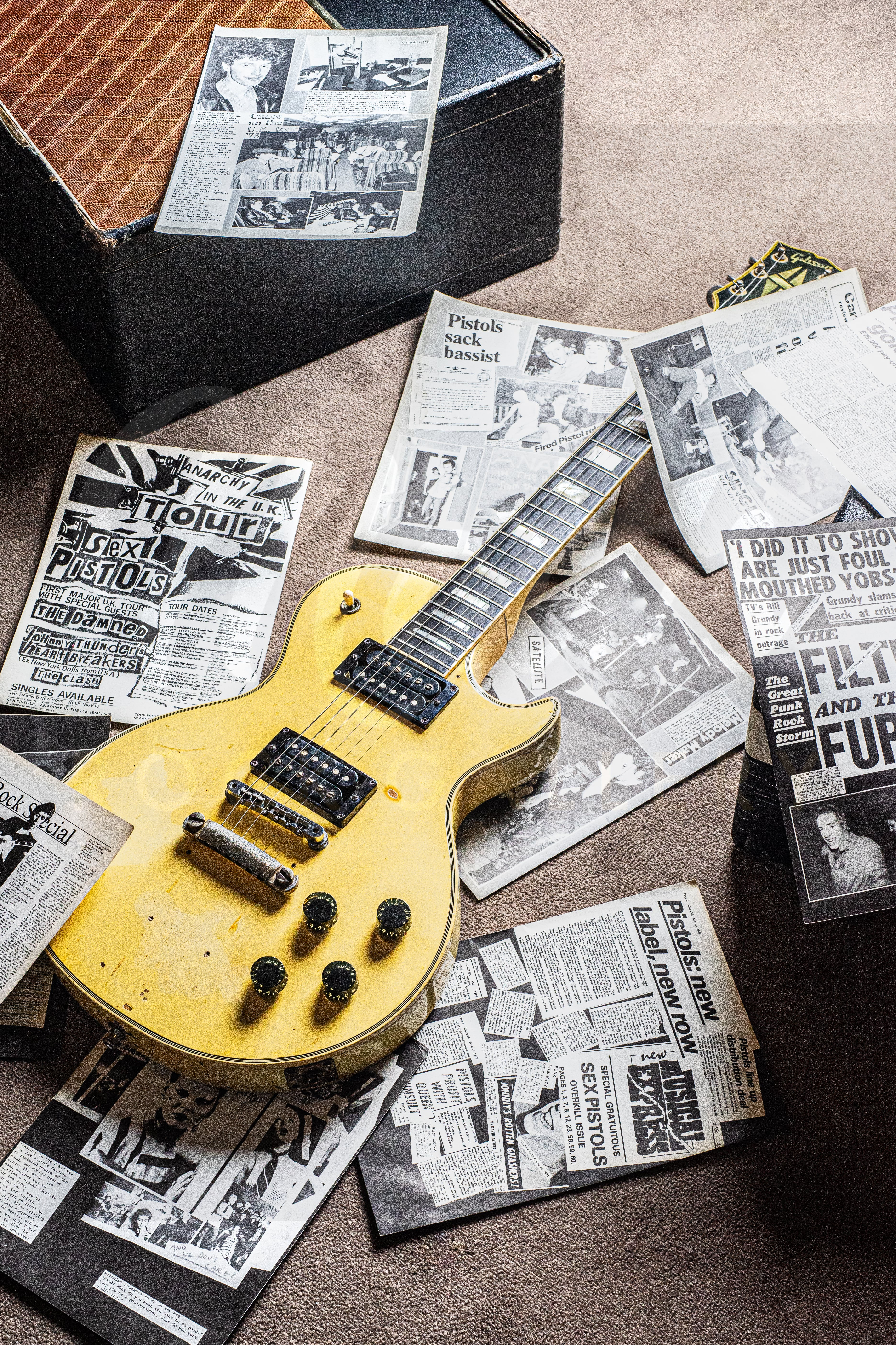 Photographie "The Punk / The Sex Pistols' guitar"- photographie 40x60cm