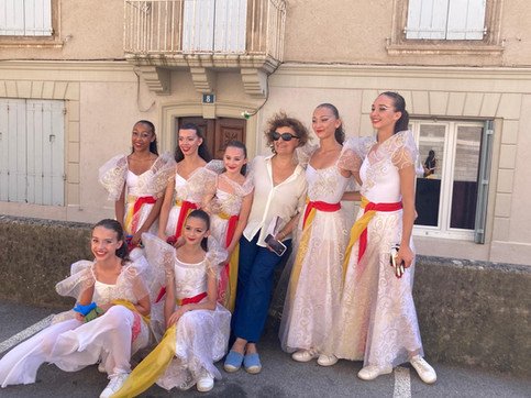 Danseuses et Agnes Peladan