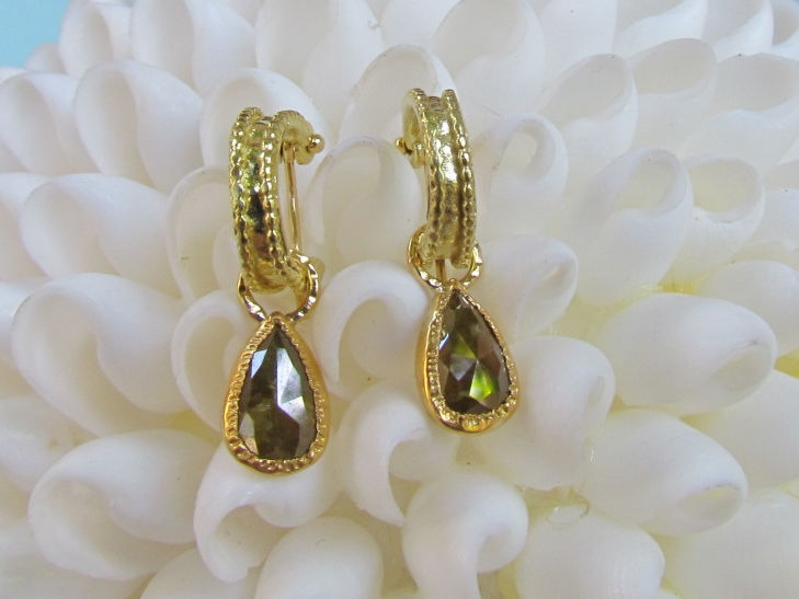 Thumbnail: Green raw diamond drops on majestic hoop