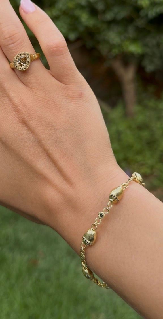 Thumbnail: Link bracelet with gold Nuggets and black diamonds