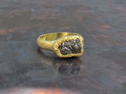 Raw Gray diamond in 18K scratched gold