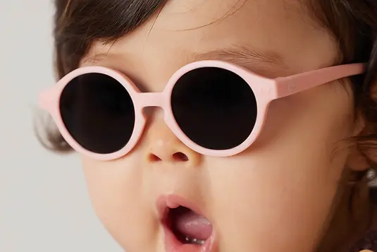 baby012ac52_00-izi_sunbaby_pastelpink_01_1.webp