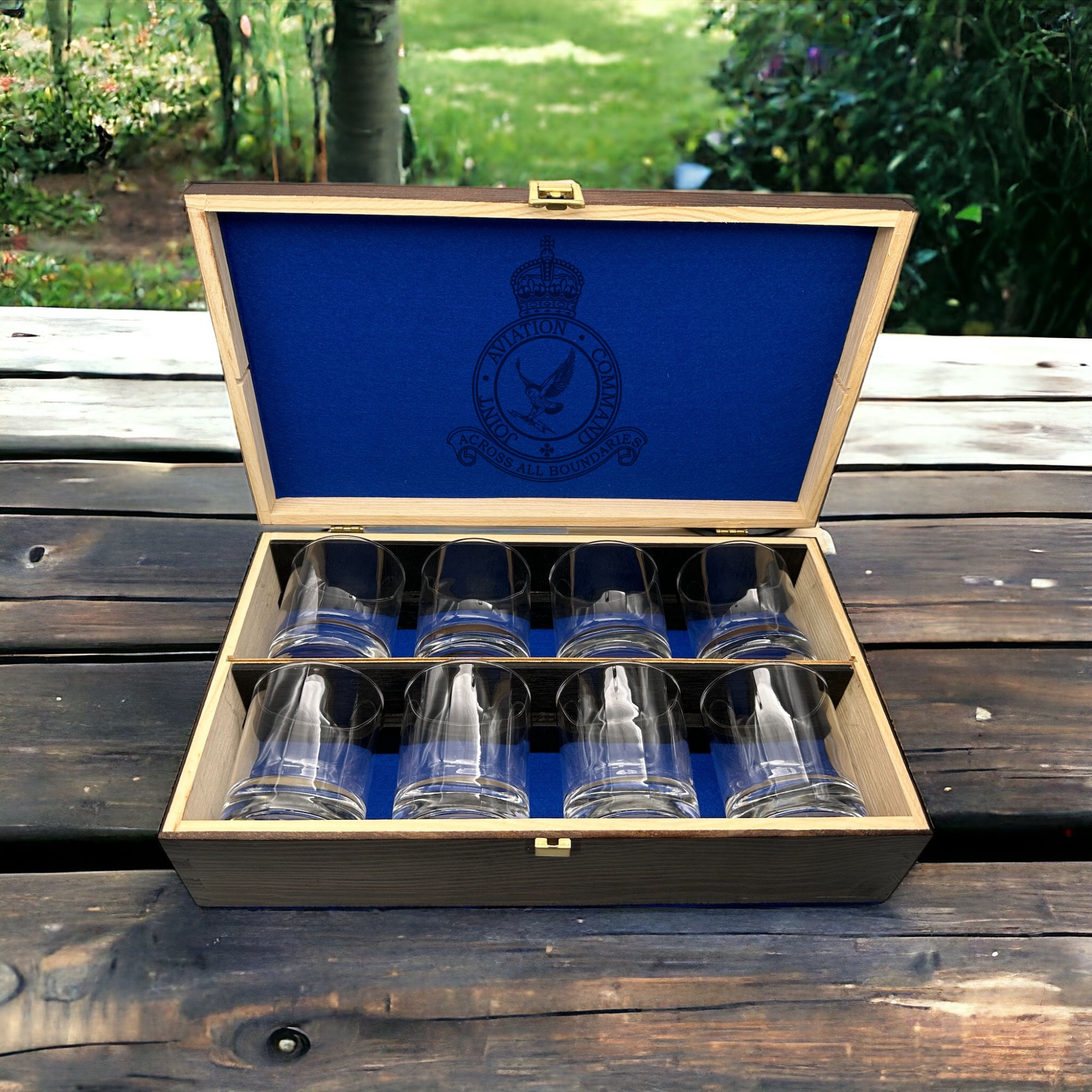 JAC - 8 Glass Whiskey Set