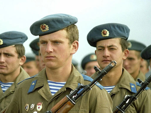 Soviet ranks and insignia - how to understand the colors?