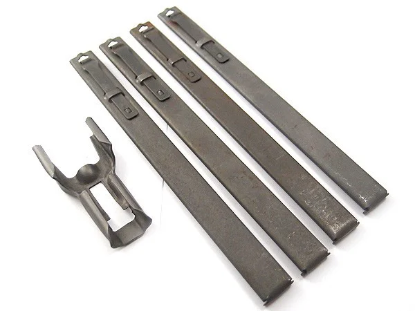 Every soldier is supposed to carry 4 full stripper clips in his 4-cell magazine pouch