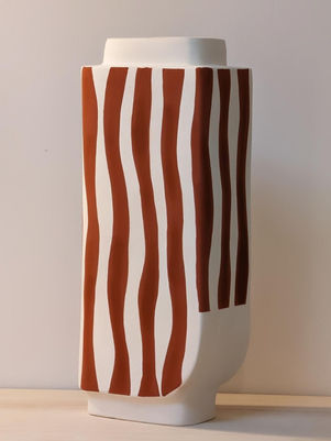  corps de lampe avec ses rayures stylisées rouille.