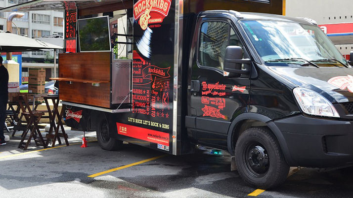 Iveco participa da ABF Expo Franchising em parceria com a Rock & Ribs