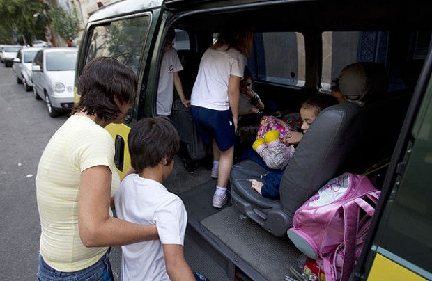 Motoristas de vans escolares preparam protesto contra Lei da Cadeirinha no dia 01 de Julho
