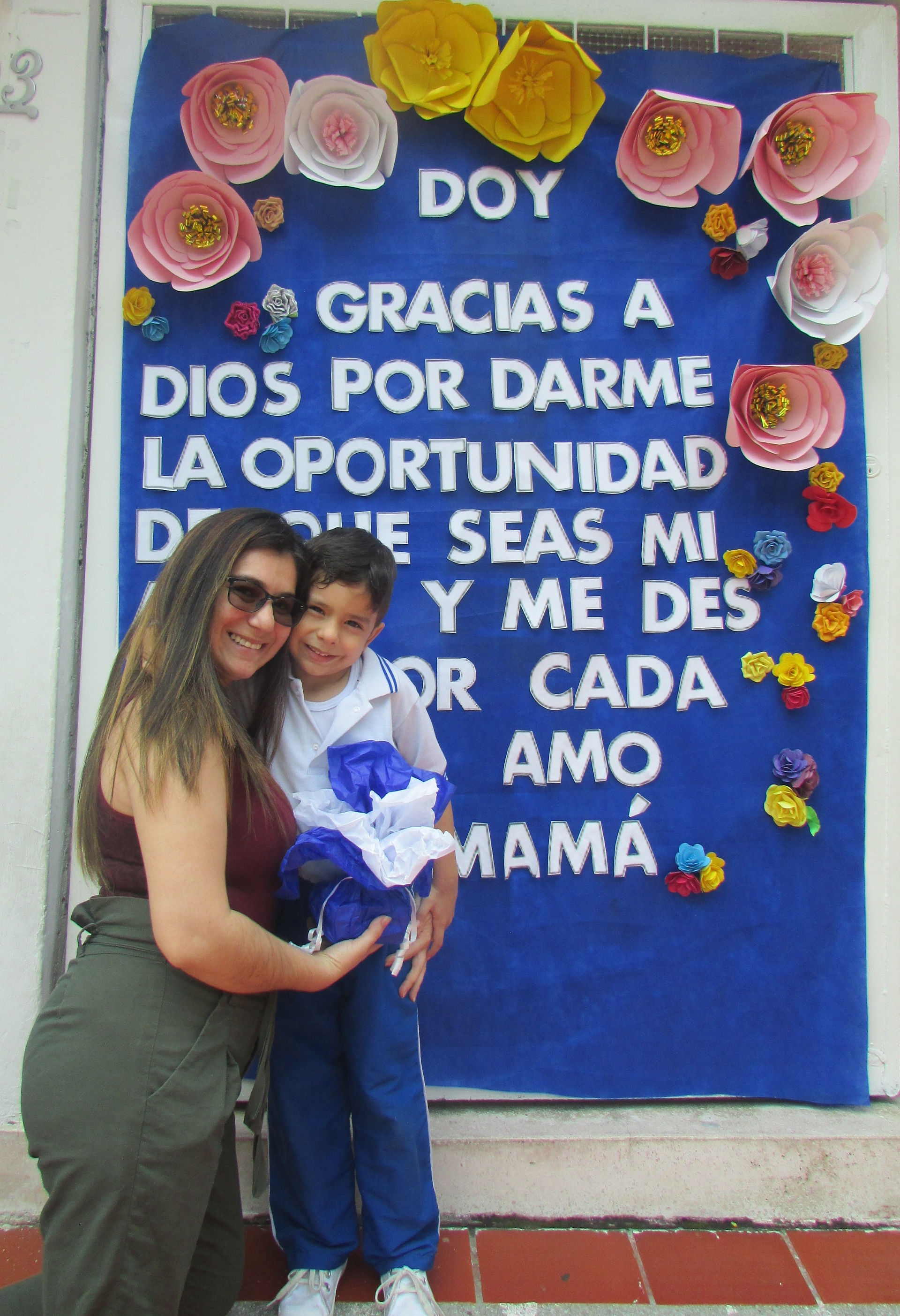 Feliz Día Mamá