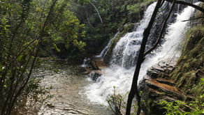Recarregue as energias com um banho de cachoeira em Carrancas!