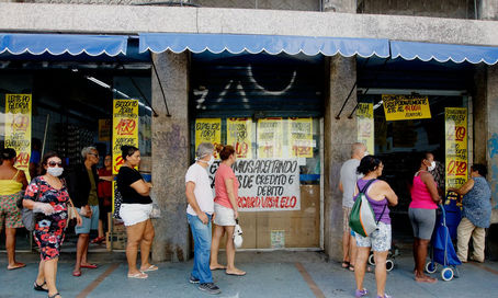 Distância de 1,5 metro é pequena para conter contágio, alerta estudo