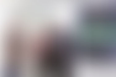 Prefeito entrega títulos de propriedade para 560 famílias e três empresas