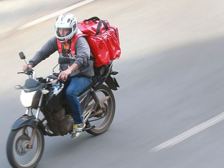 Restaurantes veem em delivery forma de continuar funcionando
