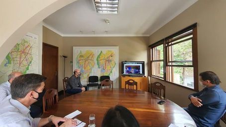 Curitiba estuda triarticulado elétrico para o eixo Leste-Oeste