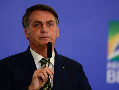Bolsonaro fala sobre o risco de endividamento público em live