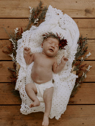 Newborn Photoshoot with Flower Crown