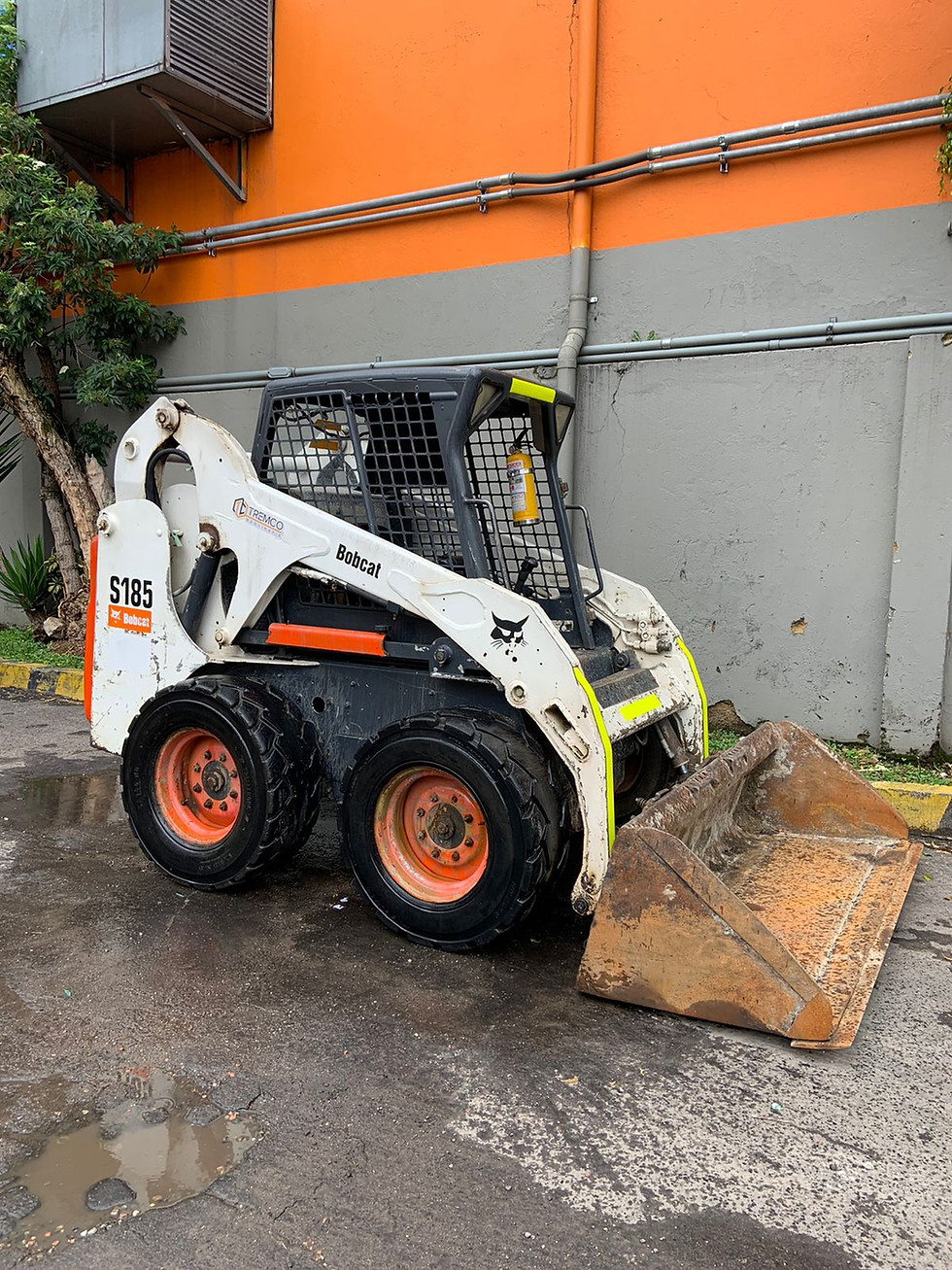 Alquiler de minicargador con pala