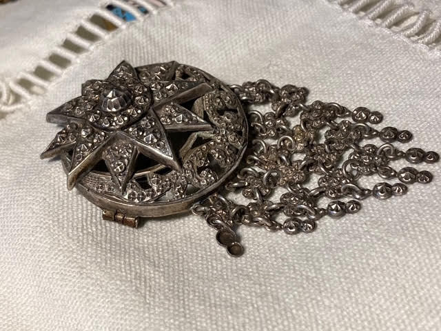 Miniature : BROCHE ANCIENNE EN ARGENT