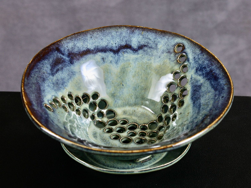 Berry bowl in blue
