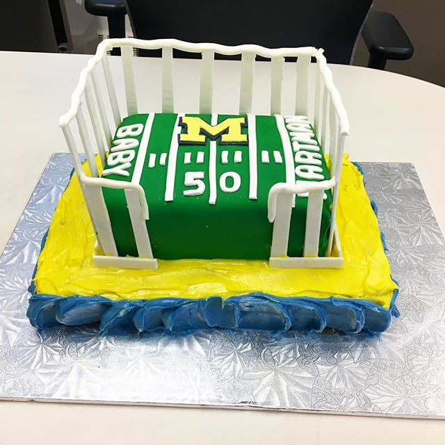 cream cheese frosting) #umich #wolverine #cribcake #babyshower #goblue