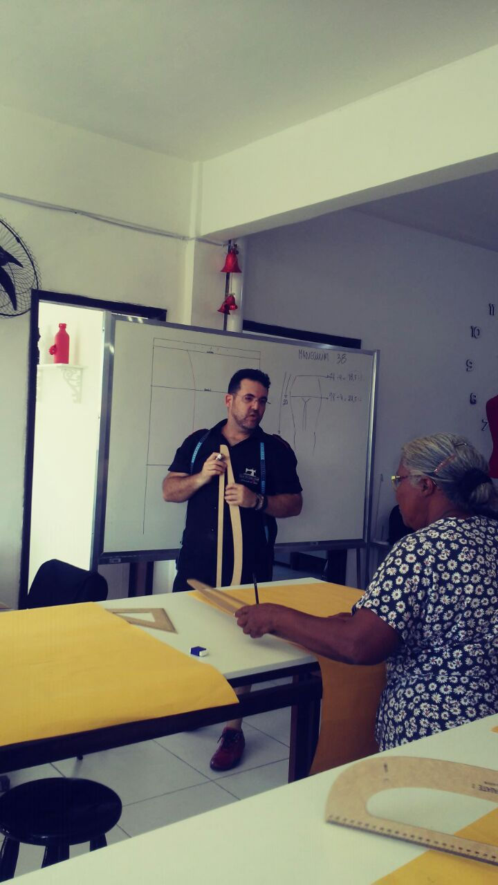 Escola de corte e Costura