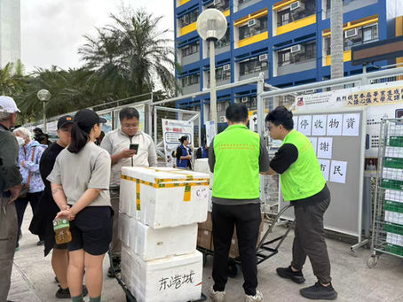 為受災居民送上午餐盒