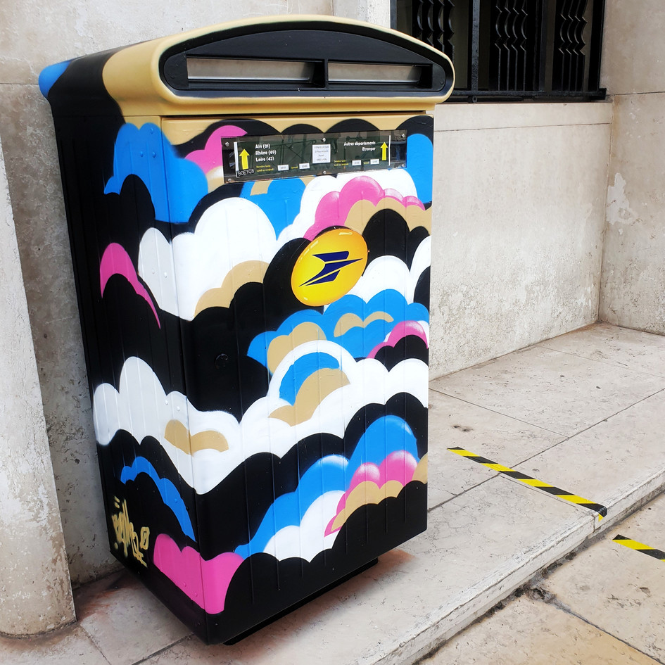 Customisation Boite aux lettres LA POSTE Lyon Bellecour Place Antonin Poncet France 07/2019