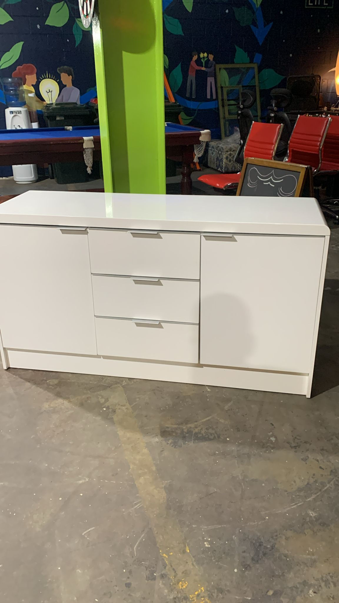 White Modern TV Stand