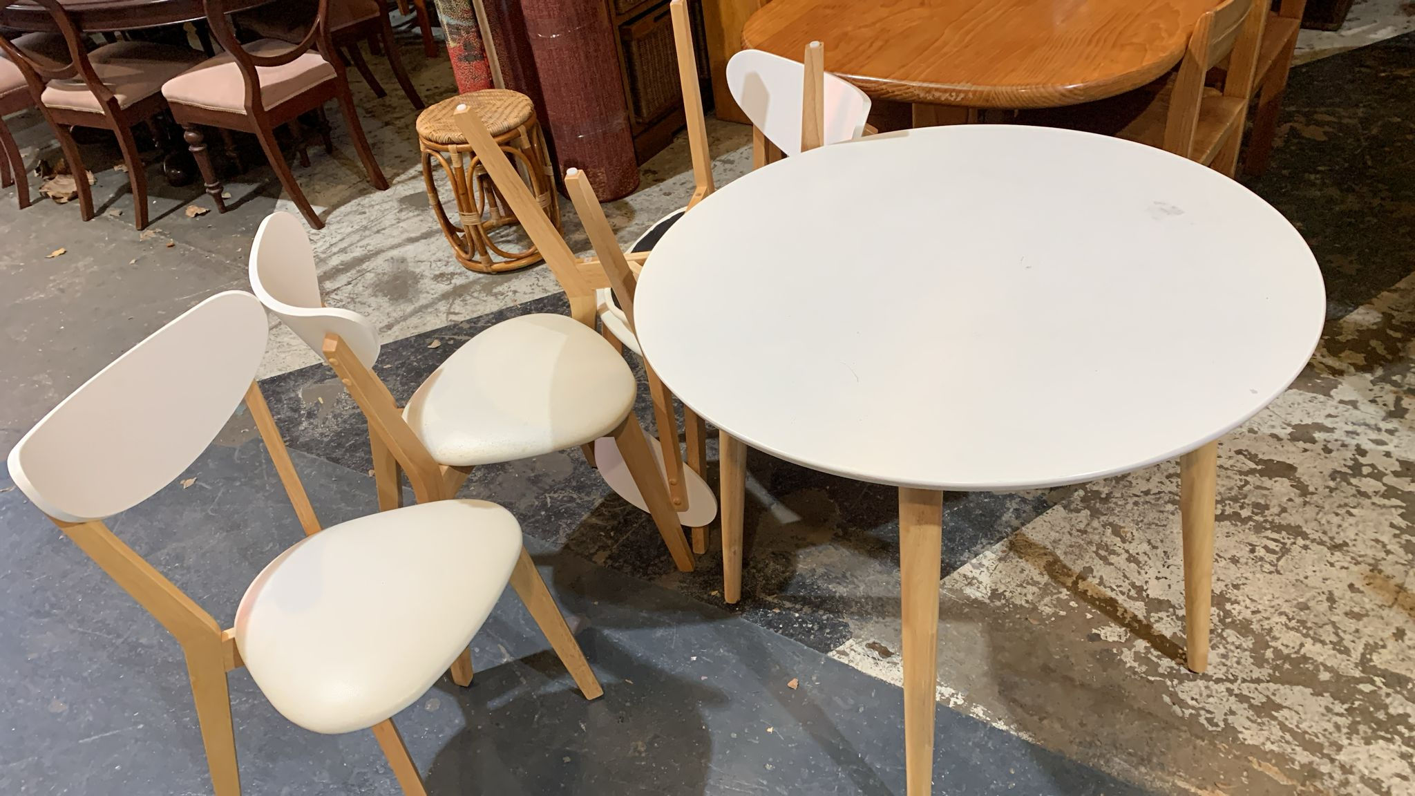 White Round Table with 4 Chairs