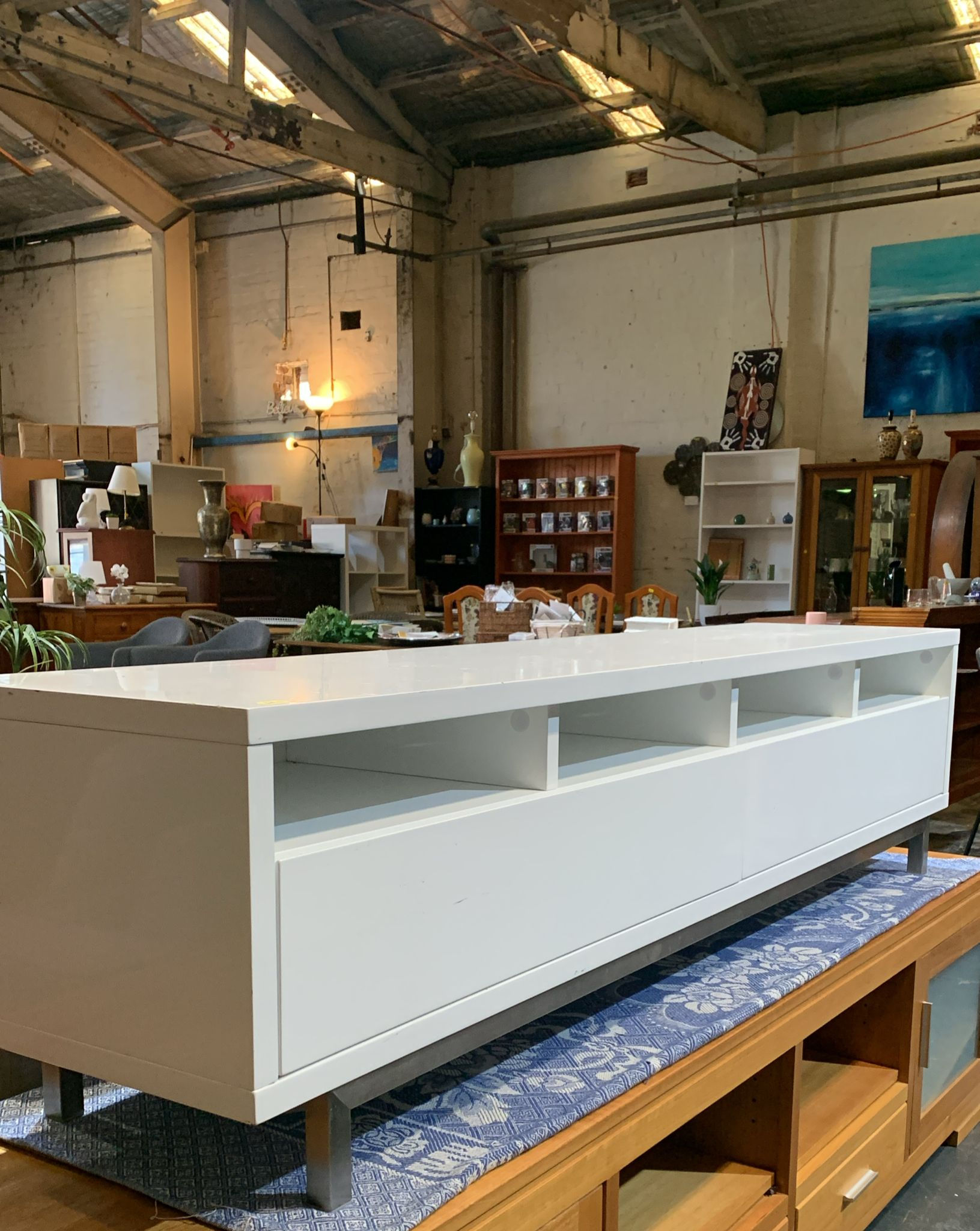 White Entertainment Unit with 4 Drawers and 4 Shelves