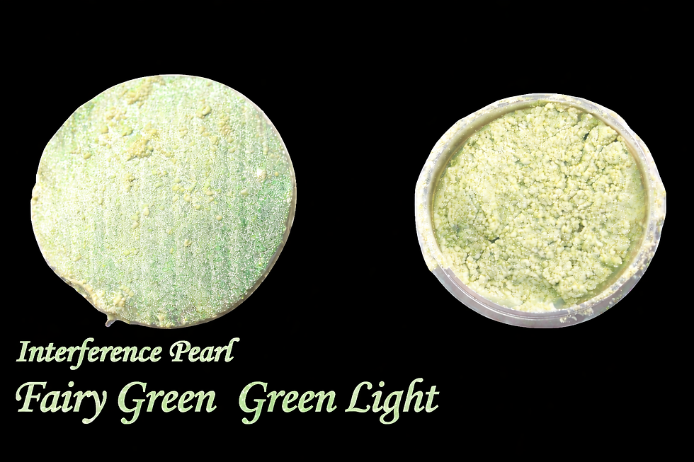 Interferentie Fairy pigmentpoeder toegepast in resin art met etherische pastelglans