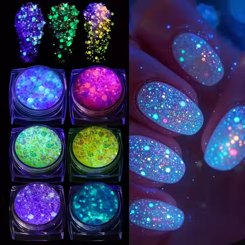 Nagels versierd met 6 kleuren glow in the dark kameleon en holografische glitter vlokken, 3D effect en glanzende afwerking