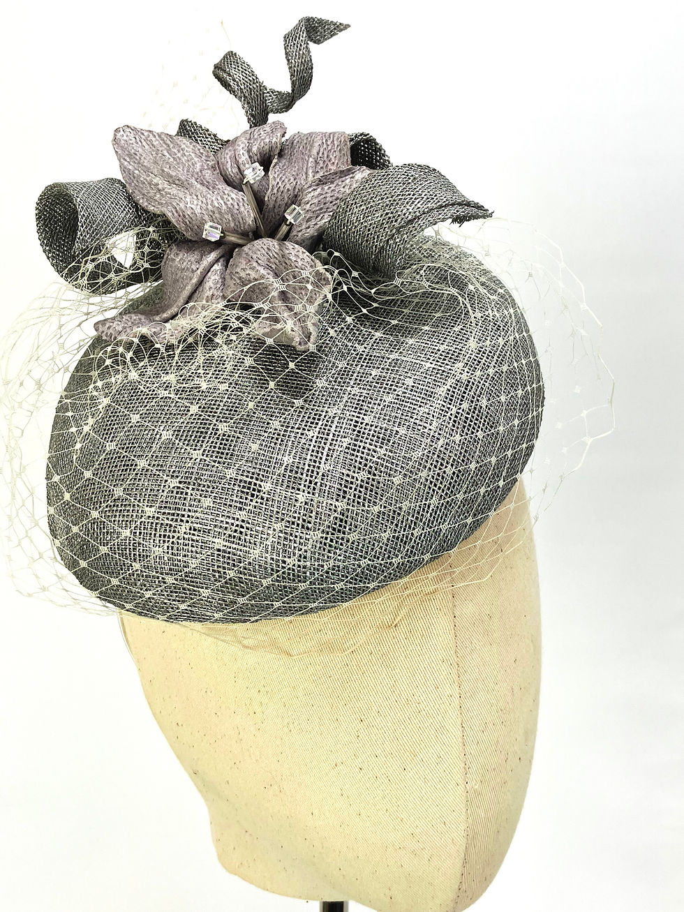 Thumbnail: Silver button beret