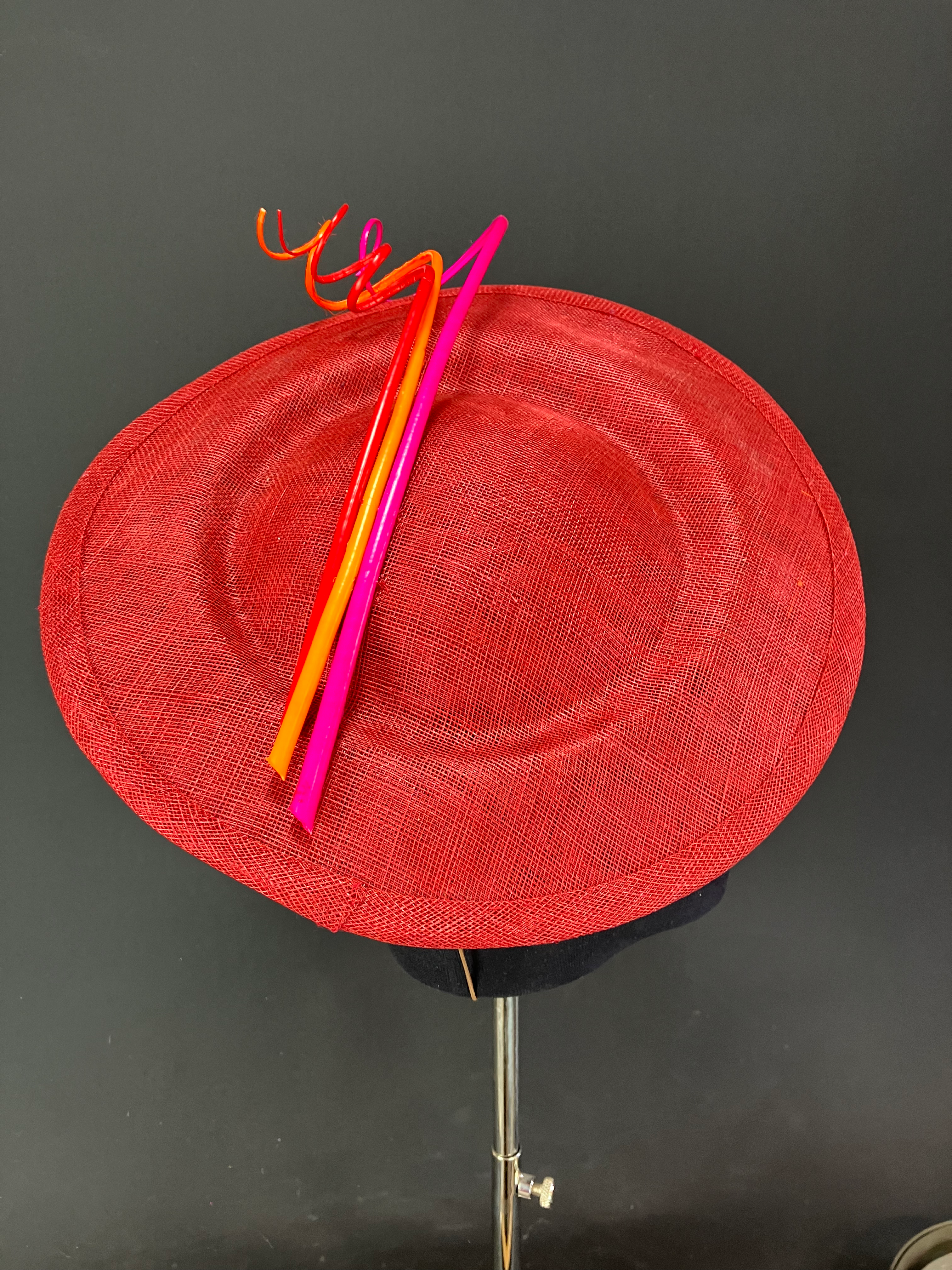 Red saucer with clashing quills