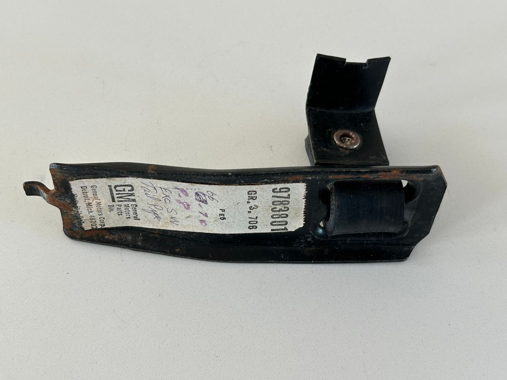 1966-1970 Pontiac P8 Full Size Resonator-Tail Pipe Hanger Bracket 978380