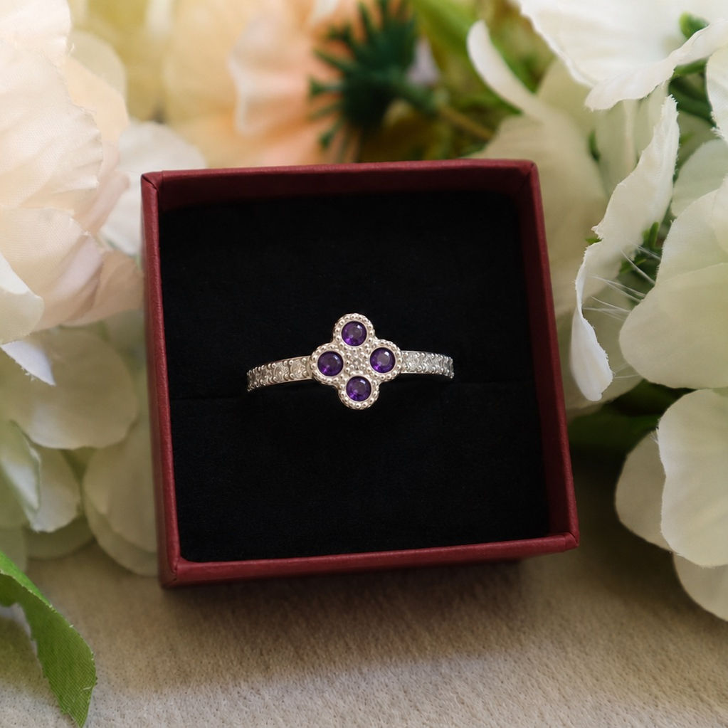 Everglow Clover CZ Silver Memorial Ring