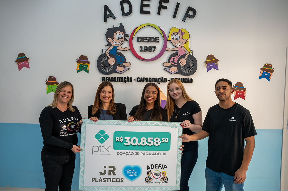 ADEFIP recebe doação da empresa JR Plásticos