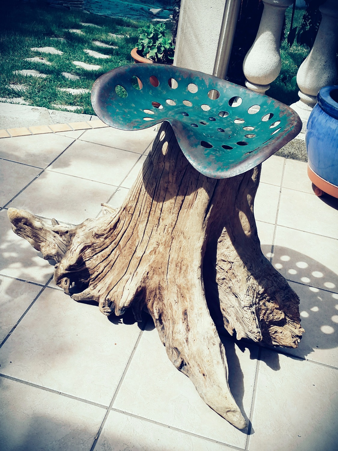 Tabouret "souche" bois flotté