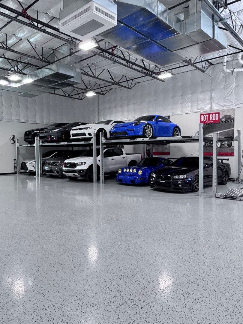 Thumbnail: DOUBLE FOUR POST CAR LIFT | 9,000LB LUXE* | TWIN