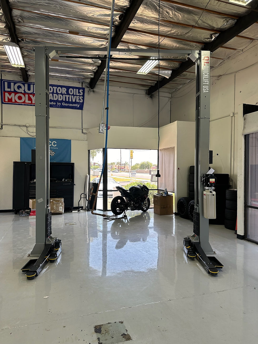 Thumbnail: HD TWO POST CAR LIFT | CLEAR FLOOR | 15,000LB
