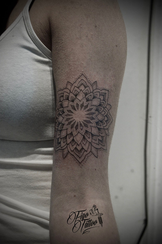Tatuaje Puntos y líneas
