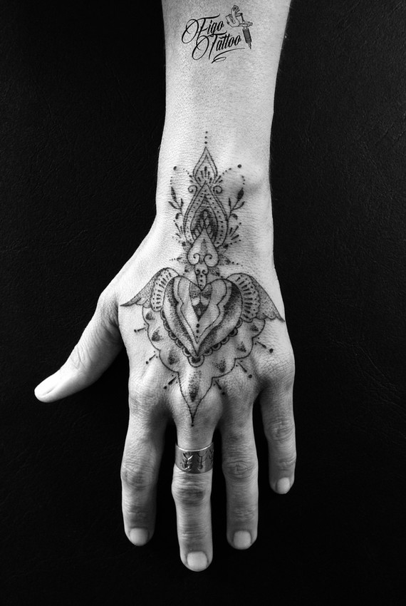 Tatuaje Línea fina y puntos