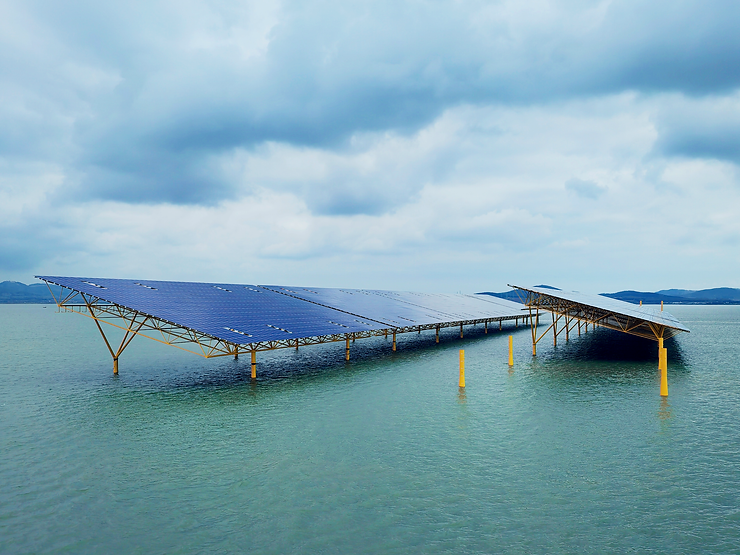 Primer Proyecto de Energía Solar Offshore Basado en Pilas en China, con Módulos HJT de Huasun, se Acerca a la Conexión a la Red en Abril de 2025