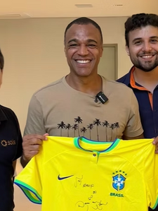 Solis entrega garante autonomia energética na casa do Denílson Show com solução híbrida com armazenamento