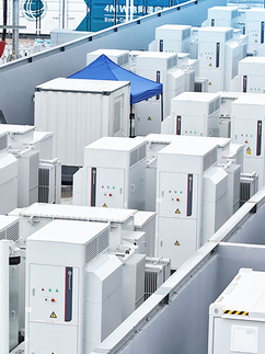 Mercado global de armazenamento de energia deve ultrapassar US$ 569 bilhões até 2034, impulsionado por renováveis e veículos elétricos