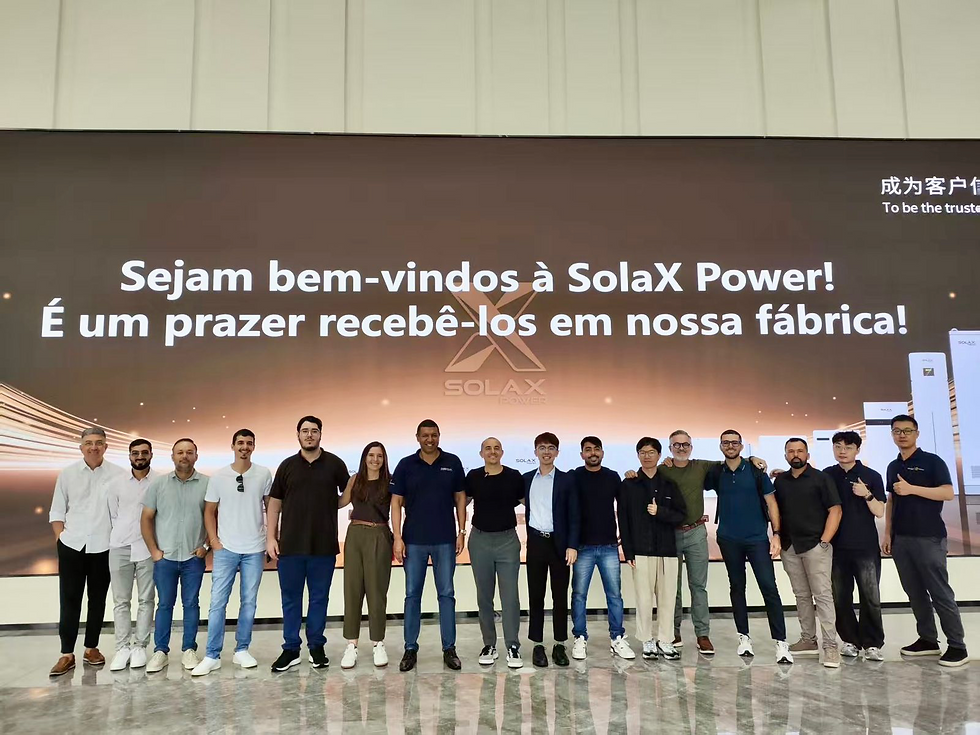 SolaX Power leva profissionais brasileiros para conhecer fábrica na China